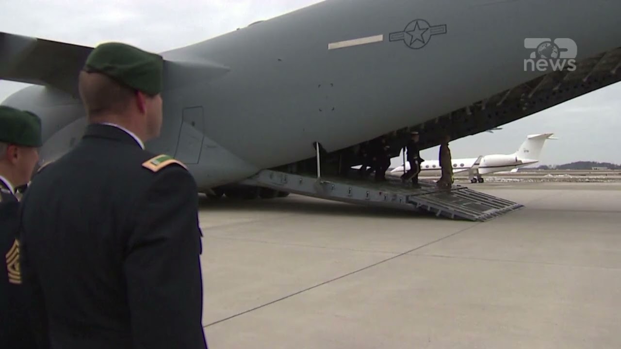 Top News - Izraeli sulmon depot e naftës iraniane. Trump pret trupat e ushtarëve të rënë në luftë