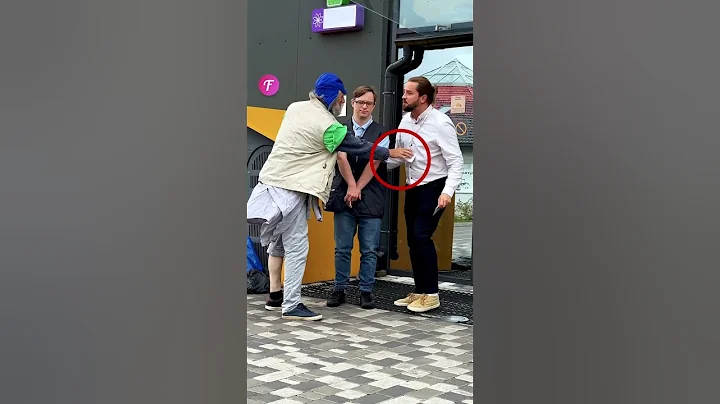 Surprising Act of Kindness Transforms Tense Situation #shorts