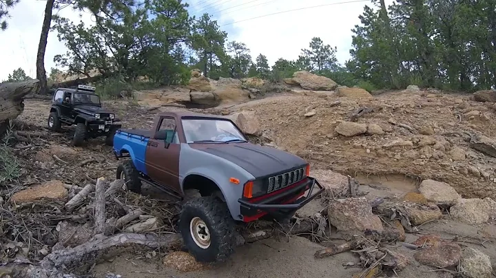 1/10 Scale Crawlers | RC4WD Trail Finder II w/ Mojave Body & MST-CMX w/ Tamiya Jeep Wrangler XJ Body