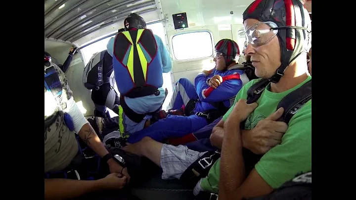 Kelly Laughlin's Tandem skydive!