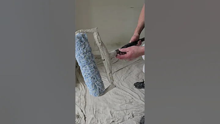 How to paint a ceiling and avoid roller marks