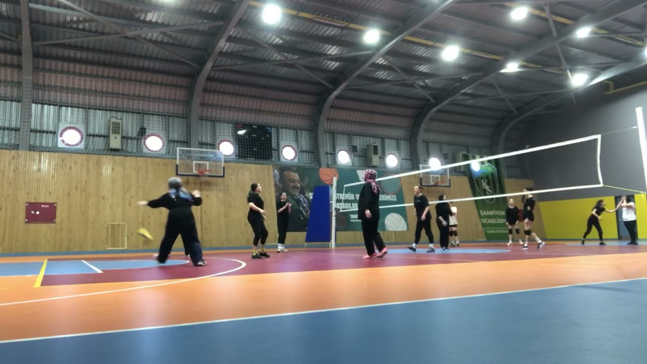 İzmit -Körfez HİS voleybol MAÇI İLK SET