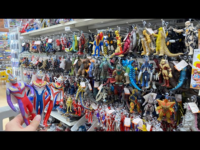 トイプラネット】ウルトラマンのソフビがズラりと並んでいるので見てい