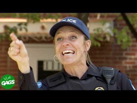 لقد نسيت أنها شرطية | Just For Laughs Gags بالعربية