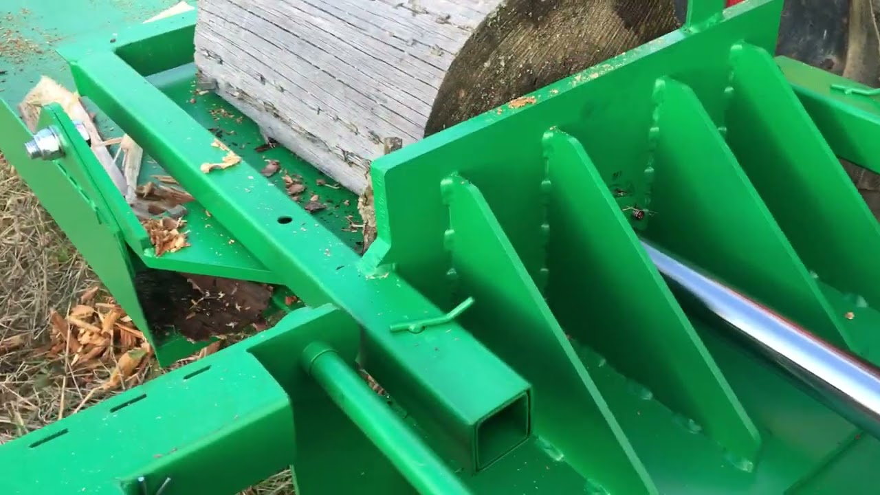 Protlačovací štípačka s nakládacím ramenem a se stolem od Bibose.