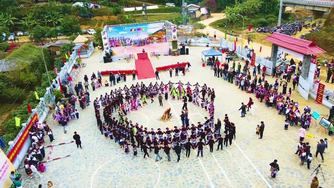 Nhảy xòe chiêng người lư Khun Há