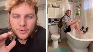 Man Shows Off Hilarious Scuba Diving Joke