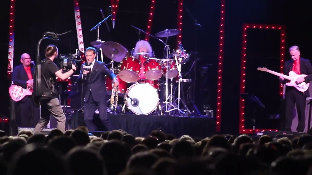 Pat Dunn Shows Off The Ultimate Elvis Tribute Artist Gold Belt 2023