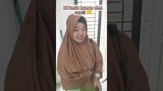 DI KASIH BUNGA SAMA SAMIR [VIDIO KOMEDI NGAKAK] BY SUSILAWATI