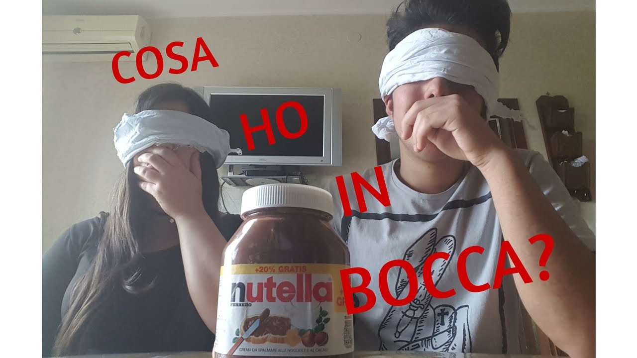 Me Contro Te Che Si Baciano In Bocca