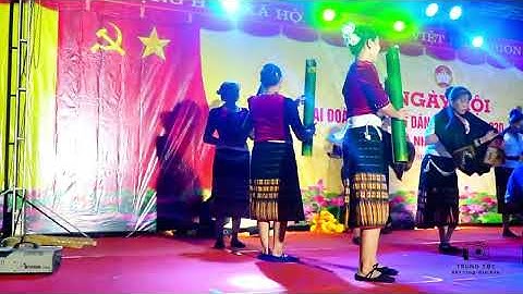 Tiết mục múa hát: Hội xến bản xến mườngTrình bày: Thái Quý & tốp múa