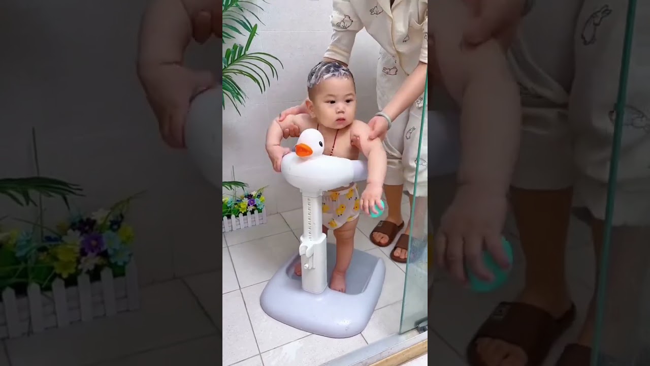 Make Baby Bath Time Safe & Fun with This Adorable Duck Rack!