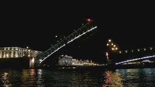 . Санкт-Петербург. Разведение Троицкого моста. Экскурсия на теплоходе . Санкт-Петербург. Разведение Троицкого моста. Экскурсия на теплоходе