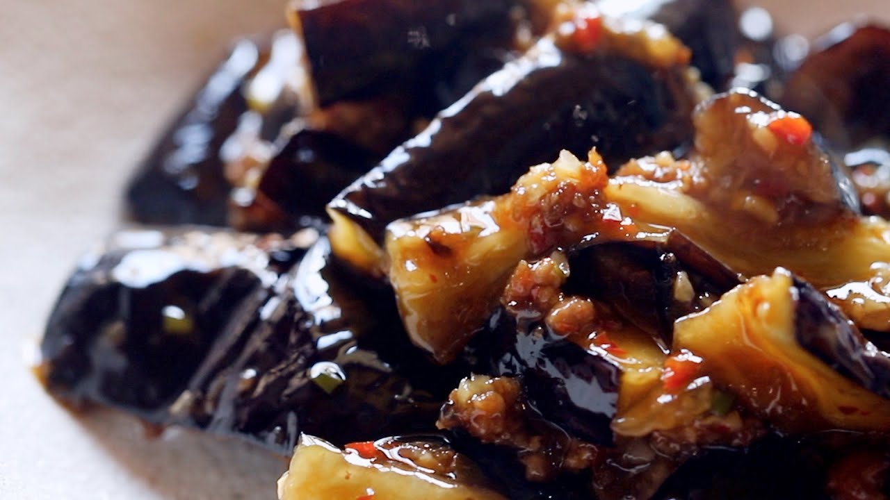 Yu Xiang Eggplant, Szechuan Eggplants in Hot Garlic Sauce | Elaine Luo