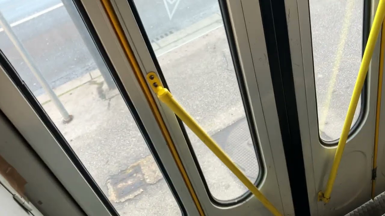 ČKD TATRA KT4YU na liniji 2 smjer Savišće vožnja od Glavnog Kolodvora do Autobusnog Kolodvora.