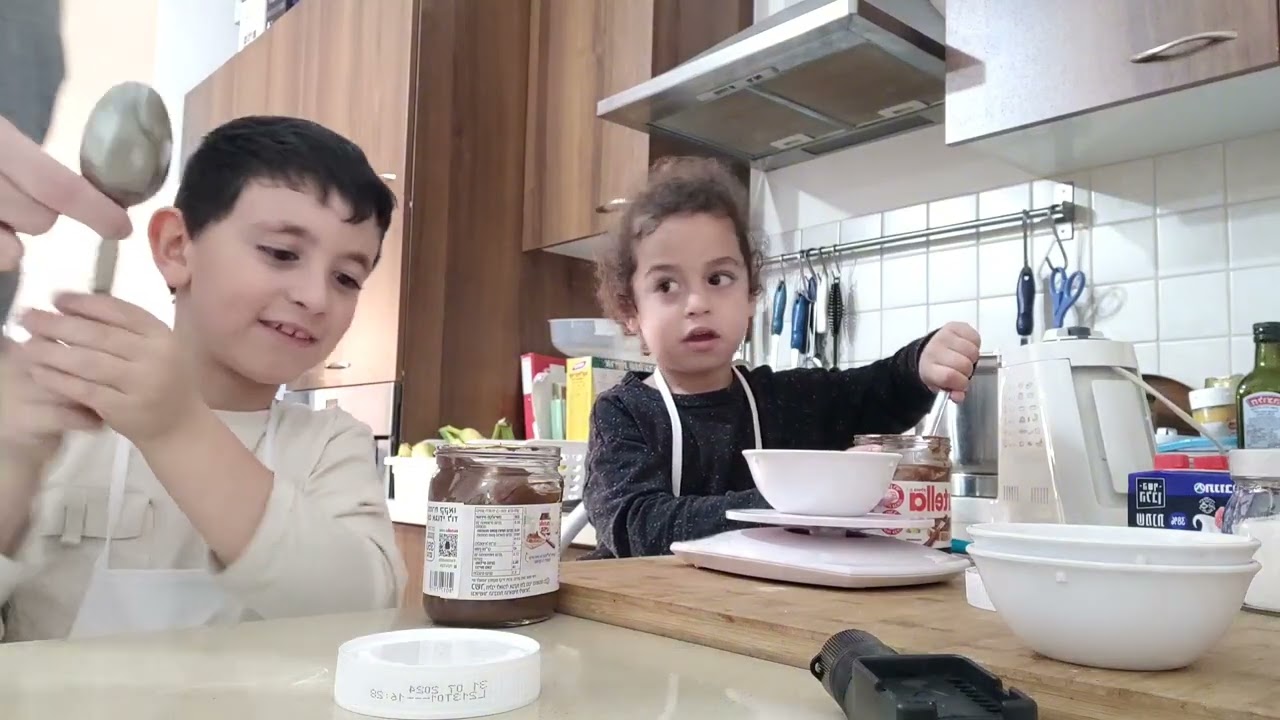 סהר וינאי (אורח מיוחד) מכינים מוס שוקולד