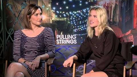 Laura Ramsey y Aurora Papile: "Puling Strings" una divertida comedia bilingüe.