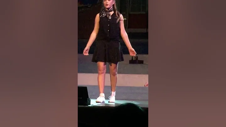 Taylor Mullen performing "There Are Worse Things I...