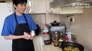 [ENG SUBS] Deng Xiaoci Cooking Vlog