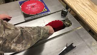 Wood Working Basics: How To Replace A Table Saw Blade