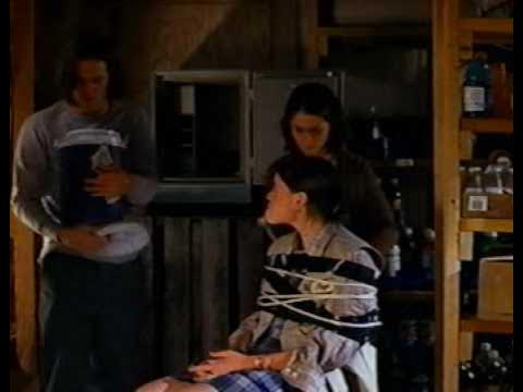 Xotin erini saunada aldadi (porno) Men oq kiygan jojani sikdim