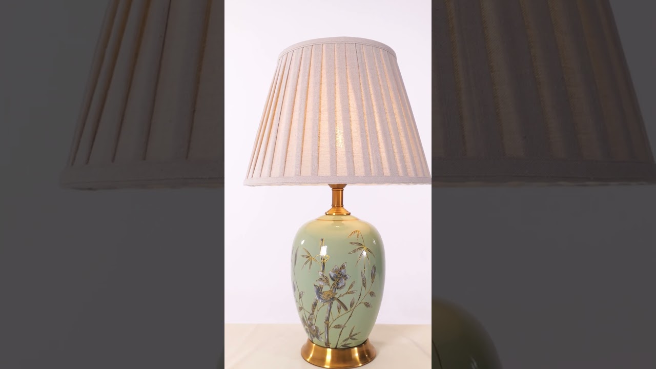 A Ceramic Lamp That Changes Mood With a Touch ✨