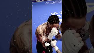 LAMONT ROACH 🪳 JR KNOCKS TANK DAVIS OUT *FNF*😳 #boxing #highlights #shorts