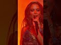 🎵🎙️ #Anitta, Mil Veces - en vivo en #premiolonuestro