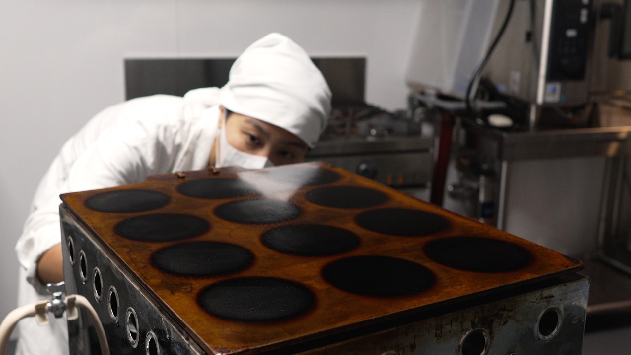 [Мастерство] Пристальный взгляд на японскую мастерицу-кондитеру, которая работает одна по утрам.