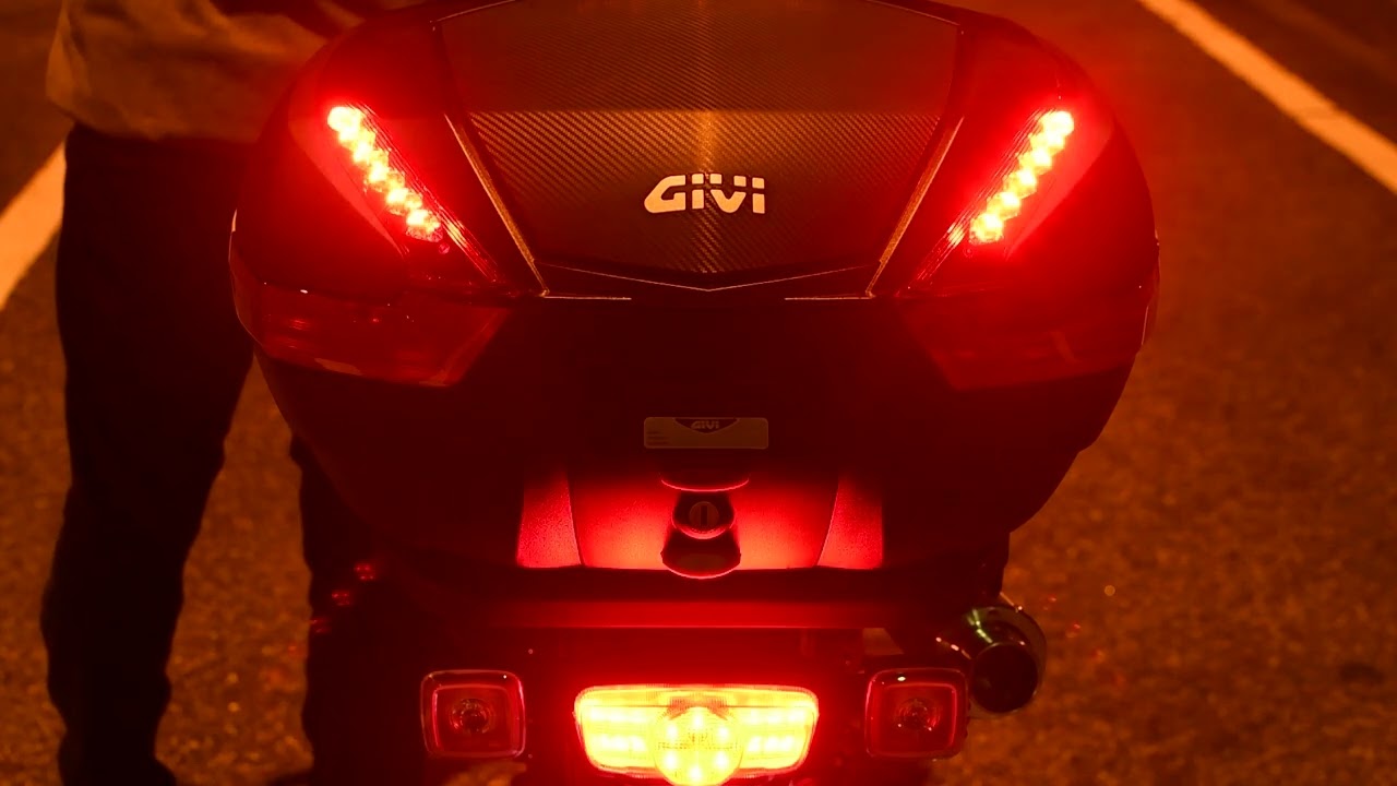 GIVIモノキーとモノロックを純正ランプキットで光らせてみた〈若林浩志