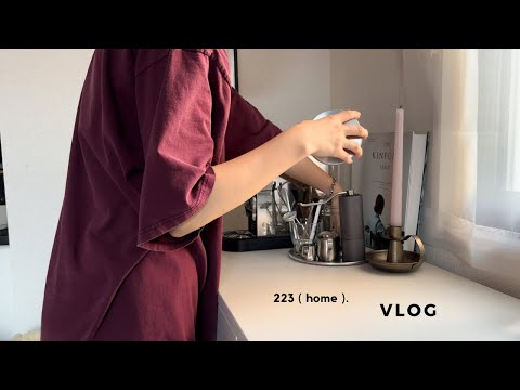 【peaceful day off】自分の好きなことを極める主婦vlog，ネイルを早く乾かす方法(私流)， latte art練習の仕方， makeup💄 ，アボカドトースト🥑🍞