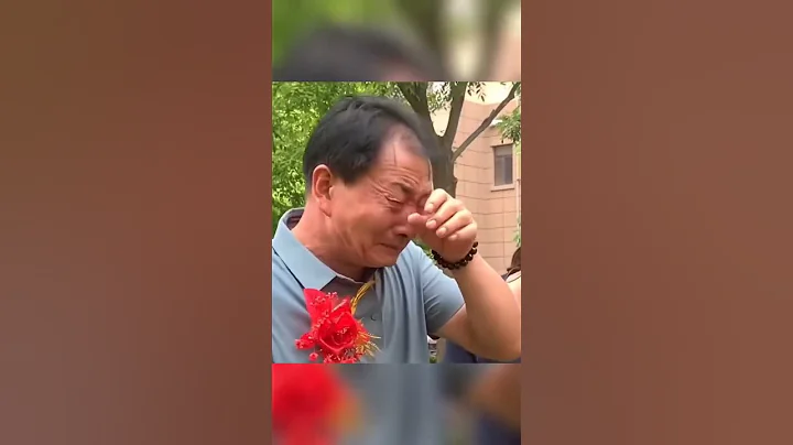 男子供已故戰友兒子讀完大學，結婚敬酒時夫妻倆雙雙下跪喊他爸，他激動到熱淚盈眶 #生活百態 #幸福 #暖心  #婚禮 #愛情 #婚禮現場 - 天天要聞