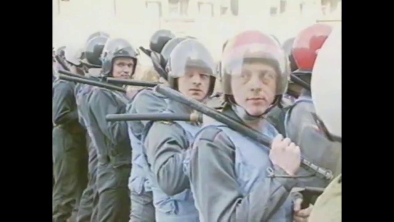 1 мая 1993 г. Первомайское побоище 1993. Ленинский проспект 1 мая 1993. Путч 1993 ОМОН.