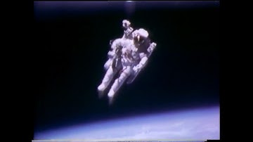 Astronaut Bruce McCandless II Floats Free in Space