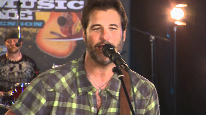 Deryl Dodd performs "Things Are Fixin To Get Real ...