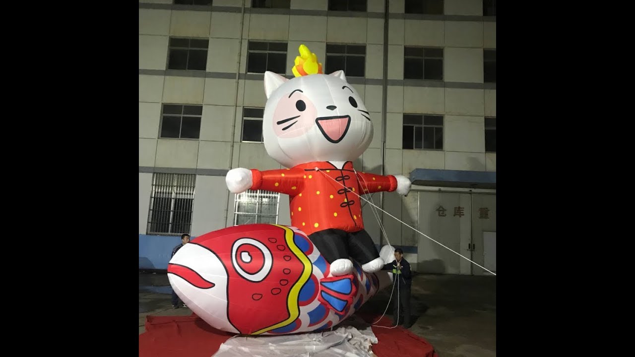 inflatable world Giant inflatable cat with Fish