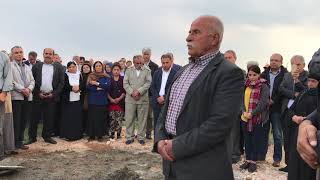 Ezidi Cenazesi / Ezidi Şeyhinin Mezar Başındaki Duası Resimi