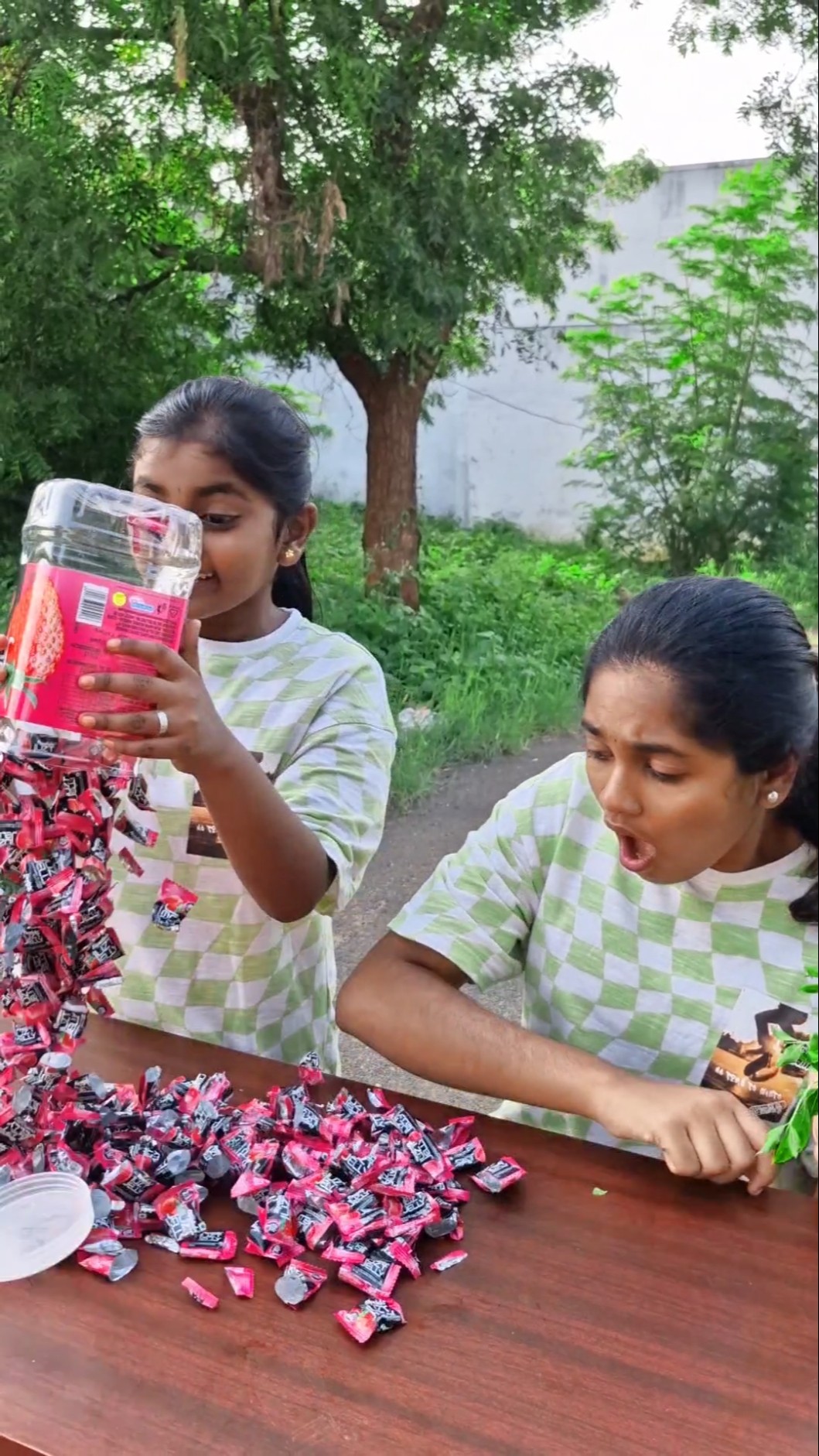 CHOCOLATE PRANK on my sister ?? Tom\u0026Jerry ? DiyaIshwarya #shorts #viralvideo