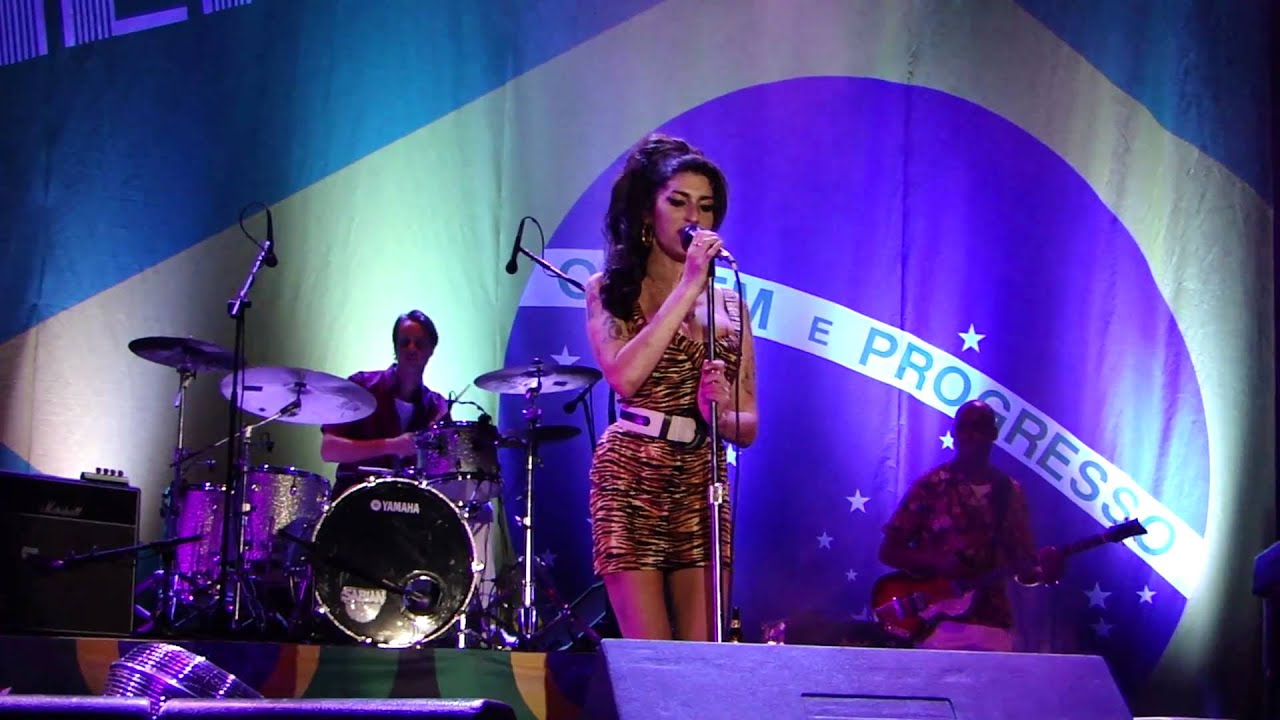 AMY WINEHOUSE - LIVE IN RIO - Just Friends