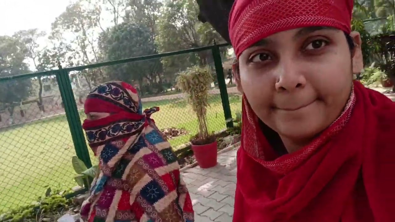 Aaj bacchon ki fees pay karni thi 😃