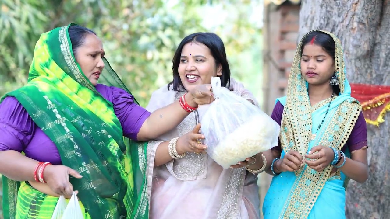 होली में मौसी बनवाई पापड़ ।। रोली जौनपुरिया ।। अवधी कॉमेडी वीडियो ।।