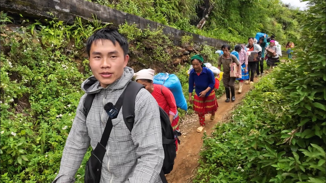 Faib Txhuv thiab Txua yam Rau Kwv Tij Hmoob Txom Nyem Nyob Toj Siab Nyab Laj Teb 