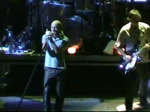 REM - Feeling Gravitys Pull @ Toronto - 30 Sept. 2003