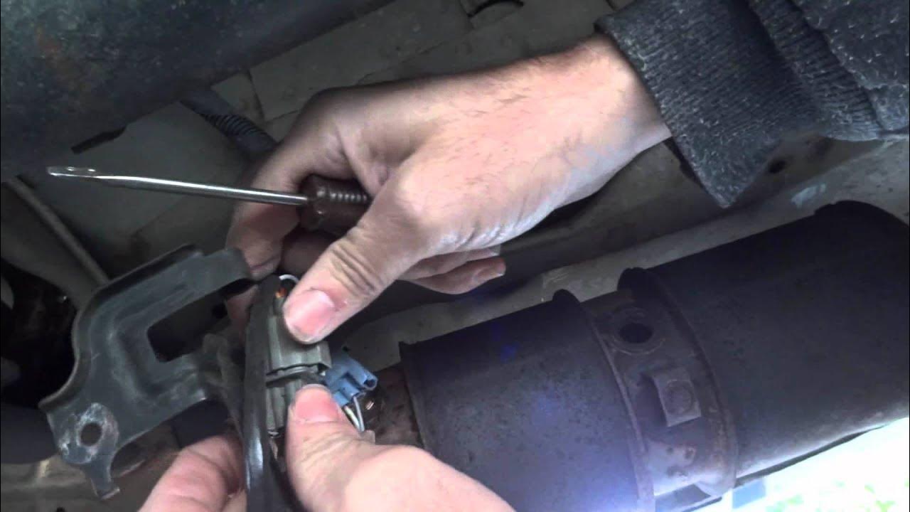 Honda 2002 CRV Ex AWD Cat Oxigen sensor replacement - YouTube