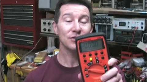 EEVblog #26 - Multimeter Tutorial - Counts, Accuracy, Resolution & Calibration