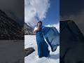 Saree in manali #travel #manali #manalitrip #himachal #snowfall #saree #youtubeshorts #shortvideo