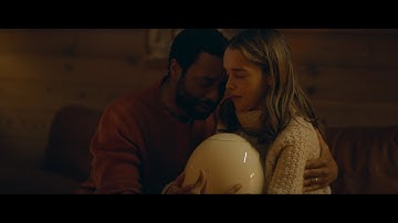 AIが発達した近未来　卵型のポッドで赤ちゃんを育てるカップル　「ポッド・ジェネレーション」予告