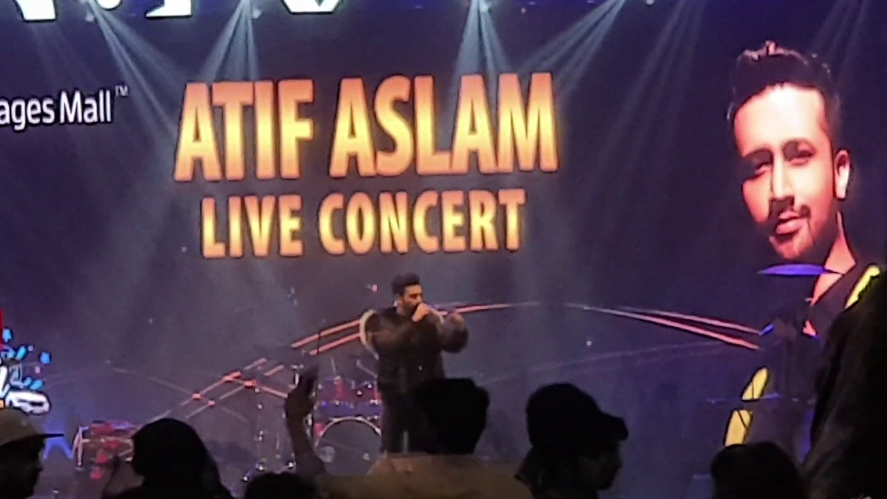 Atif Aslam Live at Packages mall Lahore 28 December 2018 (Dil Diyan Gallan)