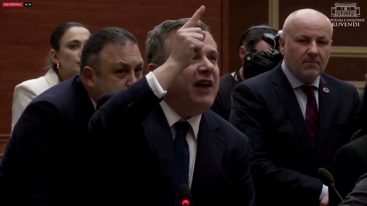 Top Channel/ ‘Për ty Albana kam numrin 0900’, ja si nisi sherri në Kuvend, që degjeneroi me grushte