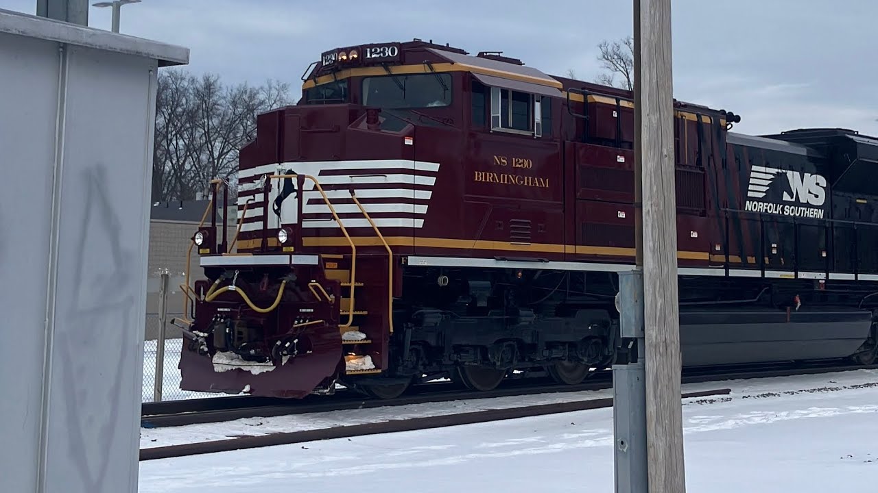 (Extremely Rare) NS 1230 goes onto Clague siding to pick up a few engines. 